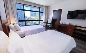 Pinnacle Lumpini Park Hotel